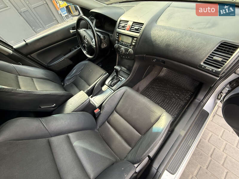 Седан Honda Accord 2004 в Днепре