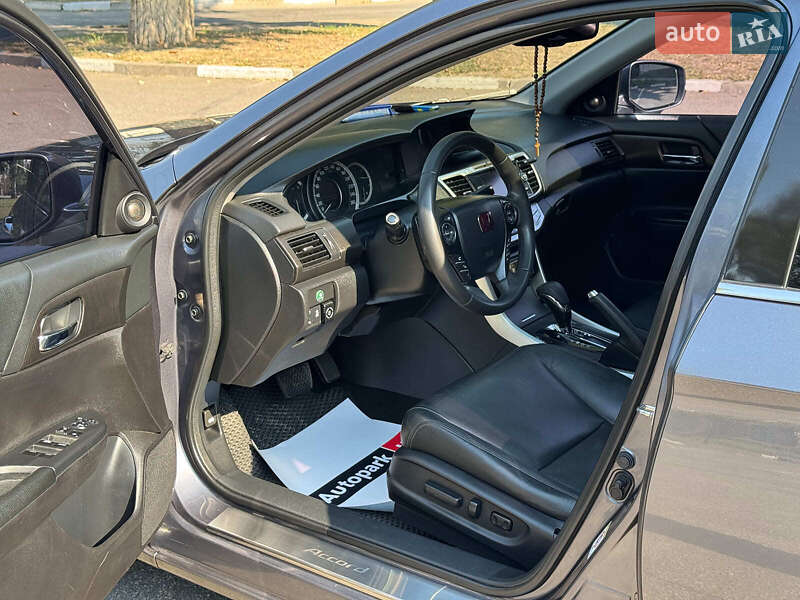Седан Honda Accord 2013 в Запоріжжі