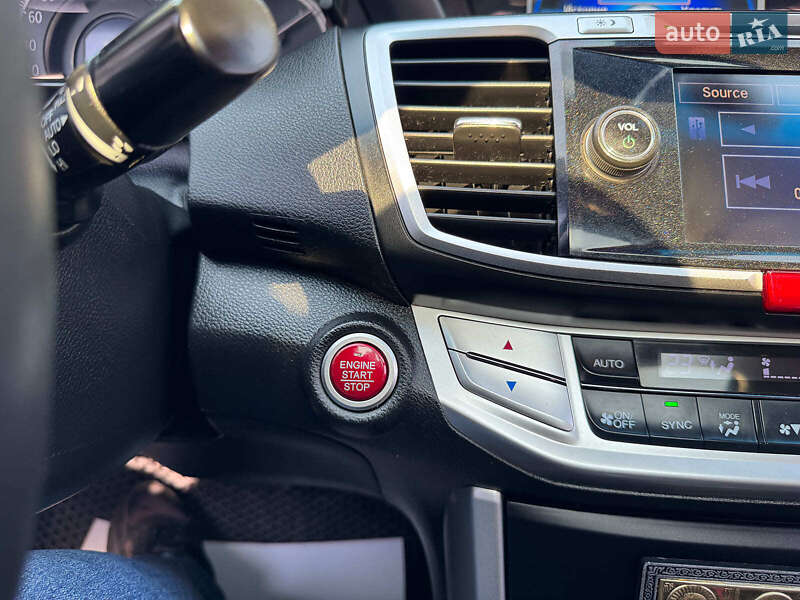 Седан Honda Accord 2013 в Запоріжжі