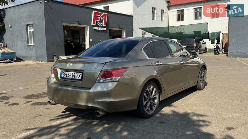 Седан Honda Accord 2008 в Килии