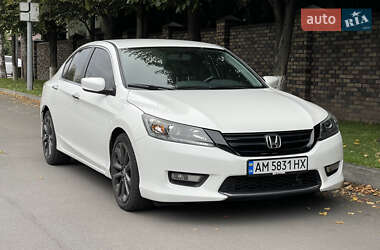 Седан Honda Accord 2015 в Софіївській Борщагівці