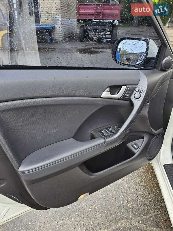 Седан Honda Accord 2010 в Киеве