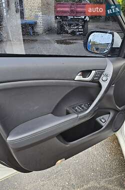 Седан Honda Accord 2010 в 