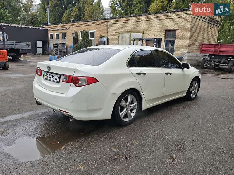 Седан Honda Accord 2010 в Киеве