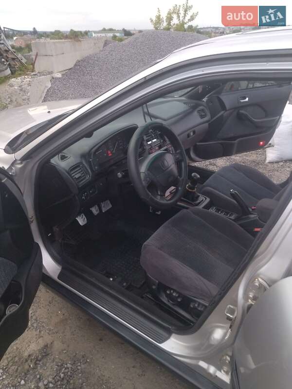 Седан Honda Accord 1998 в Тернополе