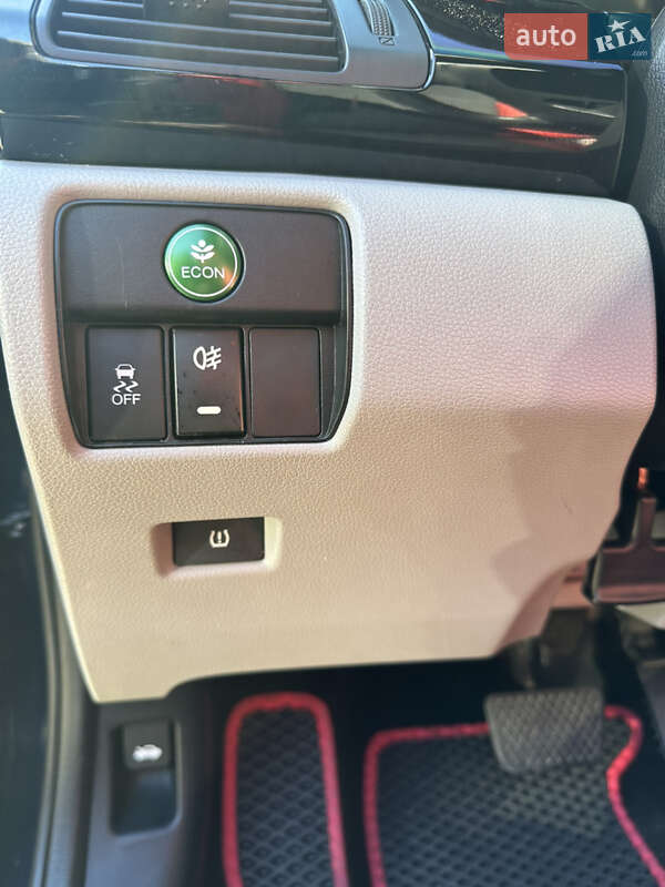 Седан Honda Accord 2016 в Львові