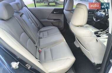 Седан Honda Accord 2015 в 