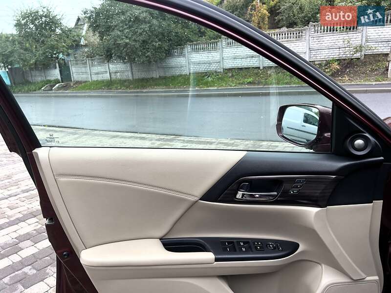 Седан Honda Accord 2017 в Киеве