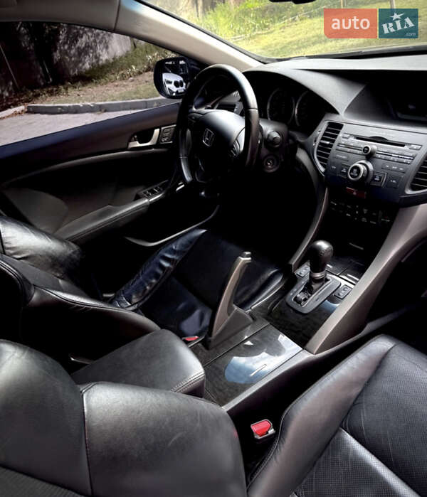 Седан Honda Accord 2010 в Полтаві