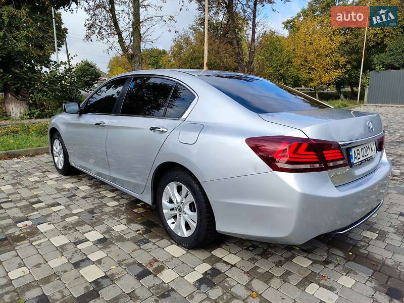 Седан Honda Accord 2013 в Тульчине