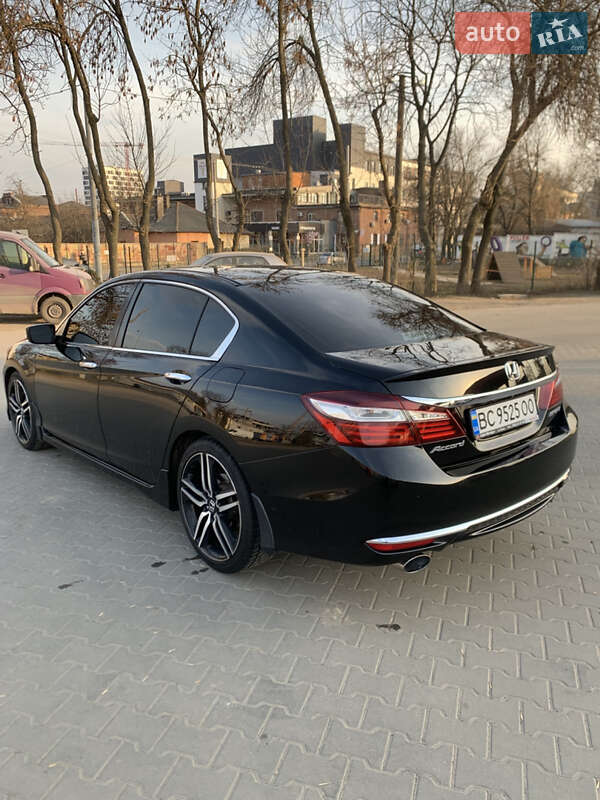 Седан Honda Accord 2016 в Львові