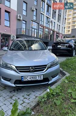 Седан Honda Accord 2013 в Львове