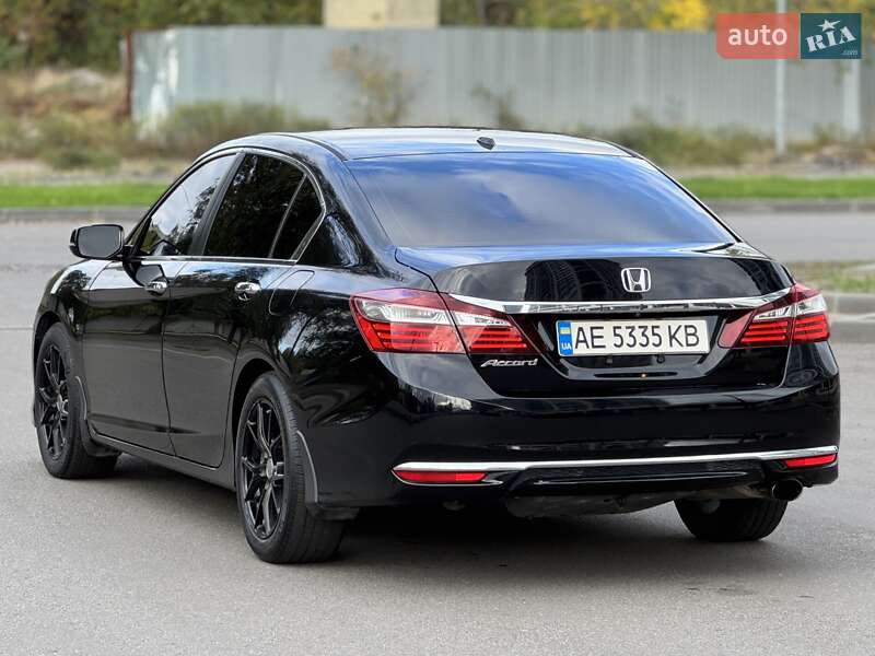 Седан Honda Accord 2015 в Днепре