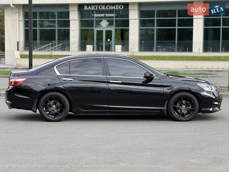Седан Honda Accord 2015 в Днепре