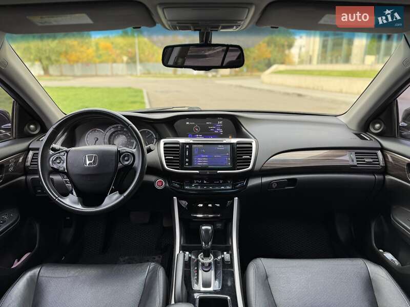 Седан Honda Accord 2015 в Днепре