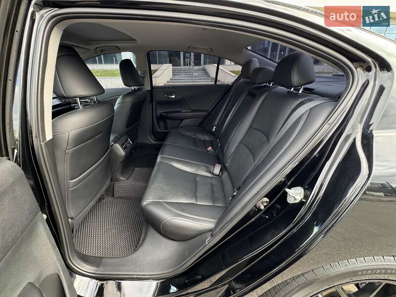 Седан Honda Accord 2015 в Днепре