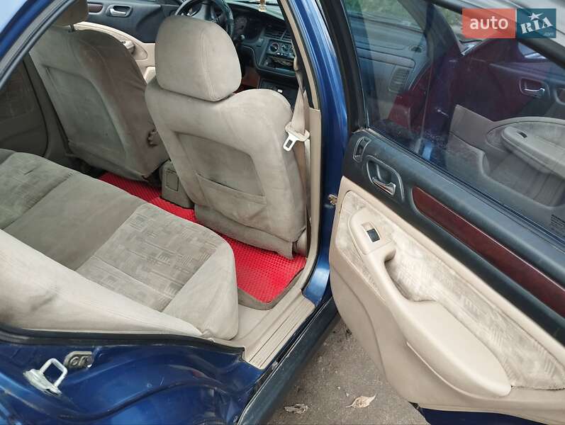 Седан Honda Accord 2000 в Бердичеве