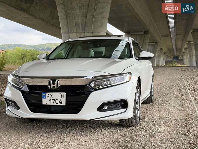 Седан Honda Accord 2018 в Киеве