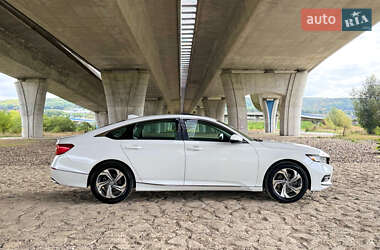 Седан Honda Accord 2018 в Киеве