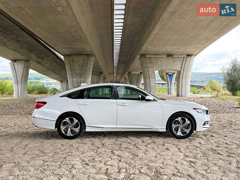 Седан Honda Accord 2018 в 