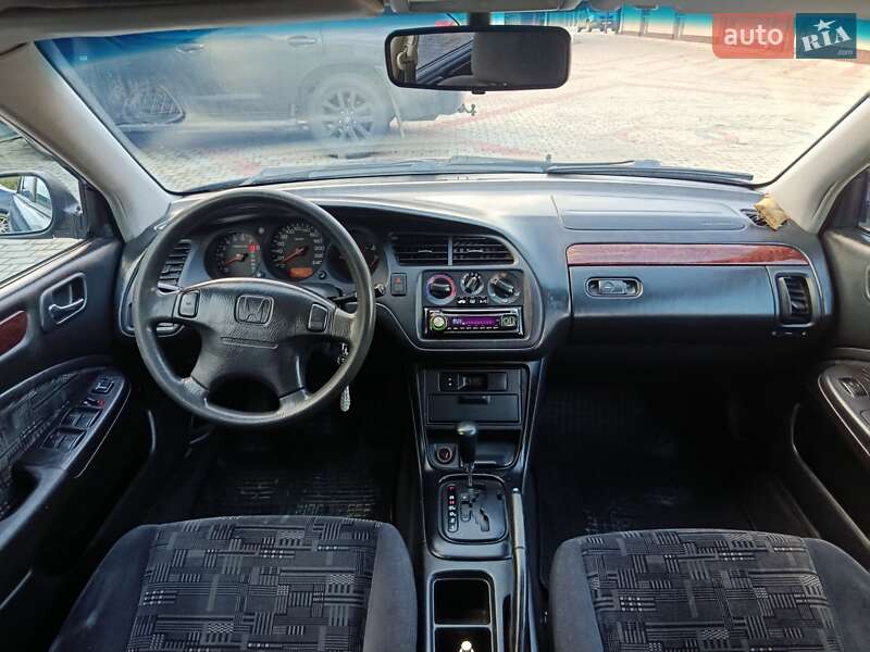 Седан Honda Accord 1999 в Білгороді-Дністровському