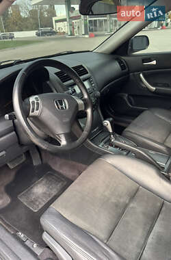 Седан Honda Accord 2004 в 