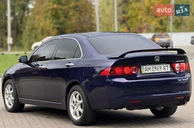 Седан Honda Accord 2004 в 