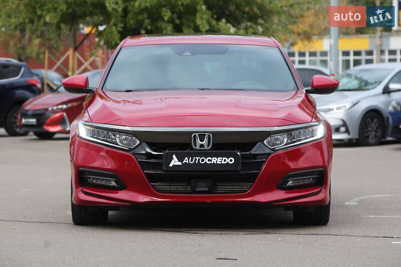 Седан Honda Accord 2018 в Киеве