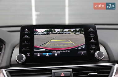 Седан Honda Accord 2018 в  фото 18 Седан Honda Accord 2018 в