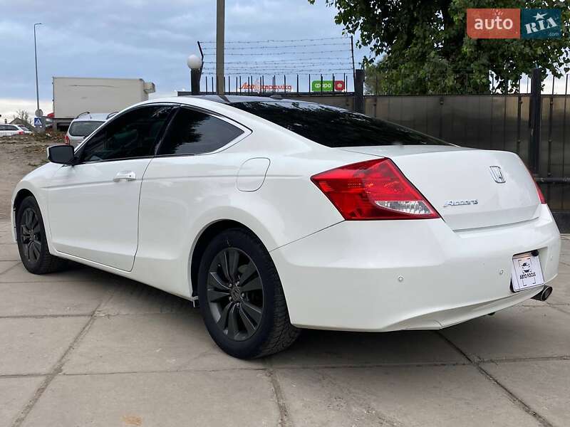 Купе Honda Accord 2011 в Киеве