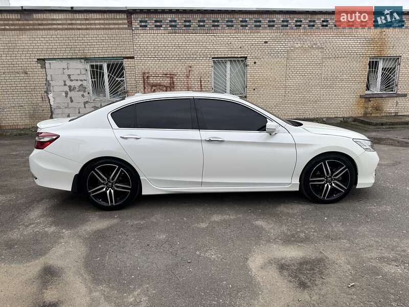 Седан Honda Accord 2015 в Хмельницком