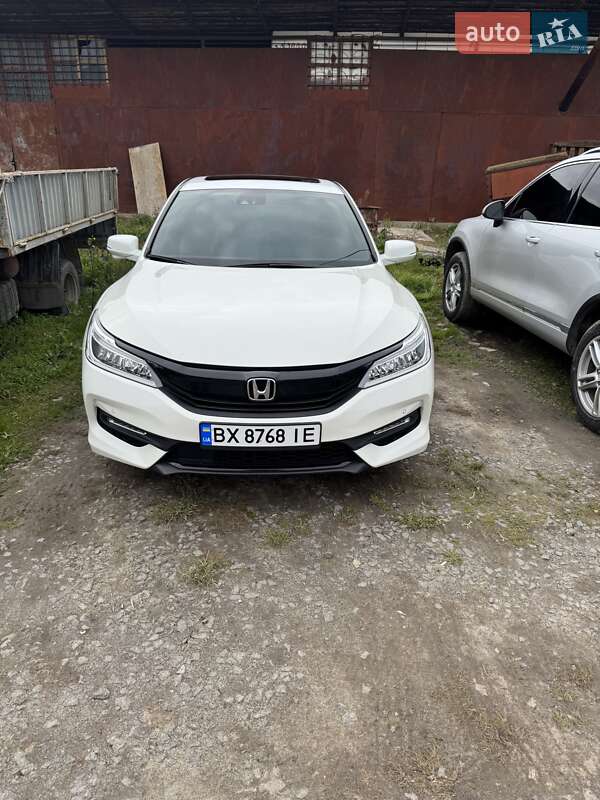 Седан Honda Accord 2015 в Хмельницком