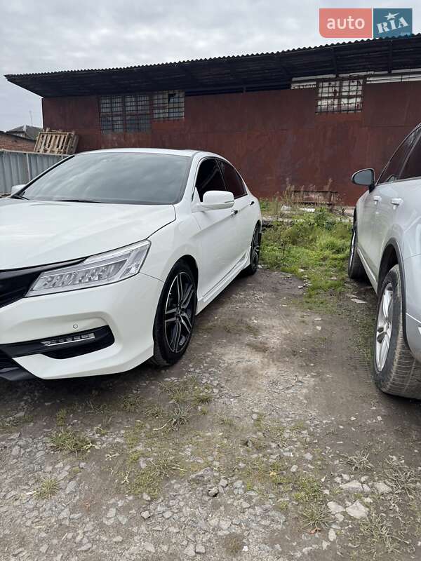 Седан Honda Accord 2015 в Хмельницком