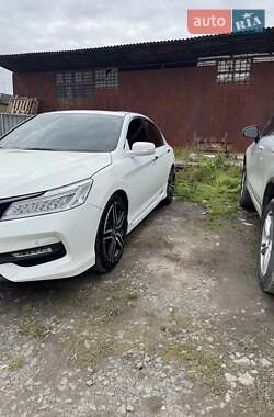 Седан Honda Accord 2015 в 