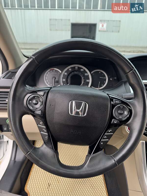 Седан Honda Accord 2015 в Хмельницком