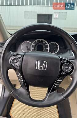 Седан Honda Accord 2015 в 