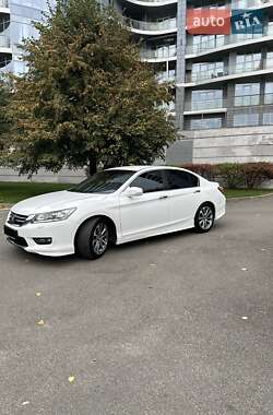 Седан Honda Accord 2013 в 