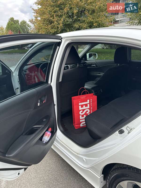 Седан Honda Accord 2013 в Києві