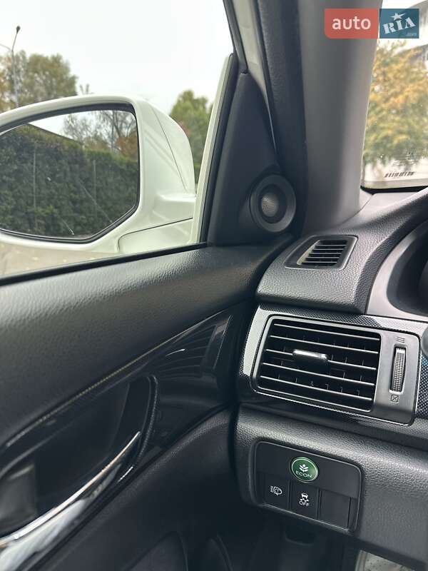 Седан Honda Accord 2013 в Києві