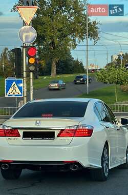 Седан Honda Accord 2013 в 