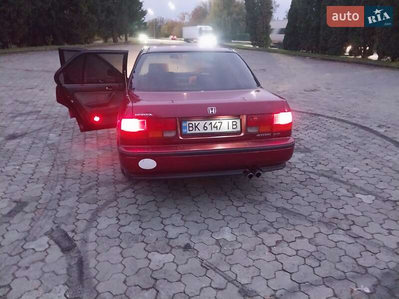 Седан Honda Accord 1993 в Дубні фото 13 Седан Honda Accord 1993 в Дубні