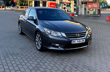 Седан Honda Accord 2013 в 