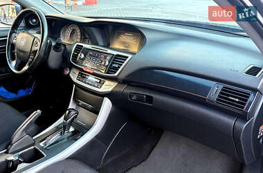 Седан Honda Accord 2013 в 