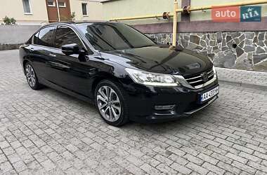 Седан Honda Accord 2013 в Києві
