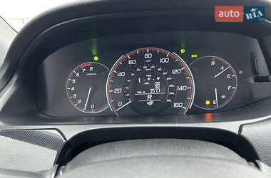 Седан Honda Accord 2013 в  фото 35 Седан Honda Accord 2013 в