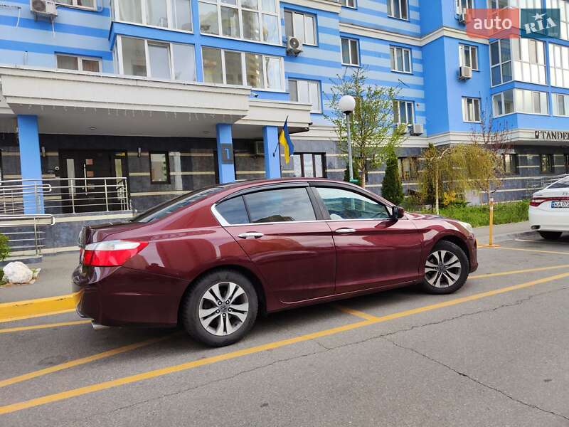 Седан Honda Accord 2014 в Киеве
