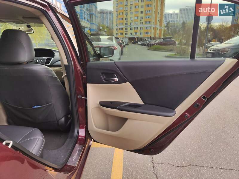 Седан Honda Accord 2014 в Киеве