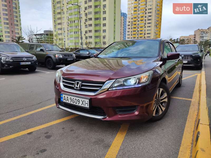 Седан Honda Accord 2014 в Киеве