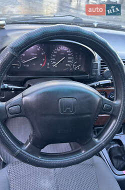Седан Honda Accord 1997 в  фото 13 Седан Honda Accord 1997 в