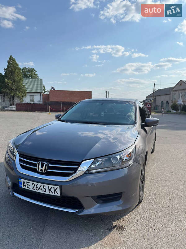 Седан Honda Accord 2015 в Дніпрі